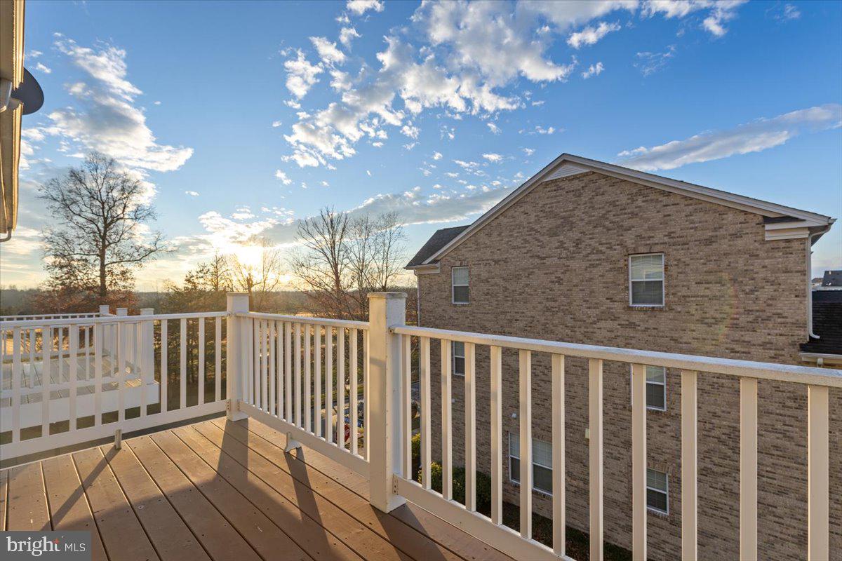 LANSDOWNE TOWN CENTER - Residential