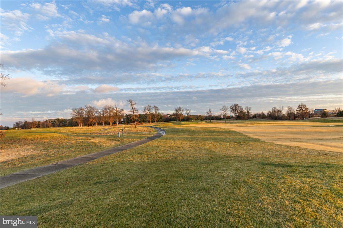 LANSDOWNE TOWN CENTER - Residential