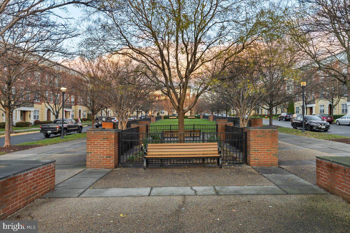 LANSDOWNE TOWN CENTER - Residential