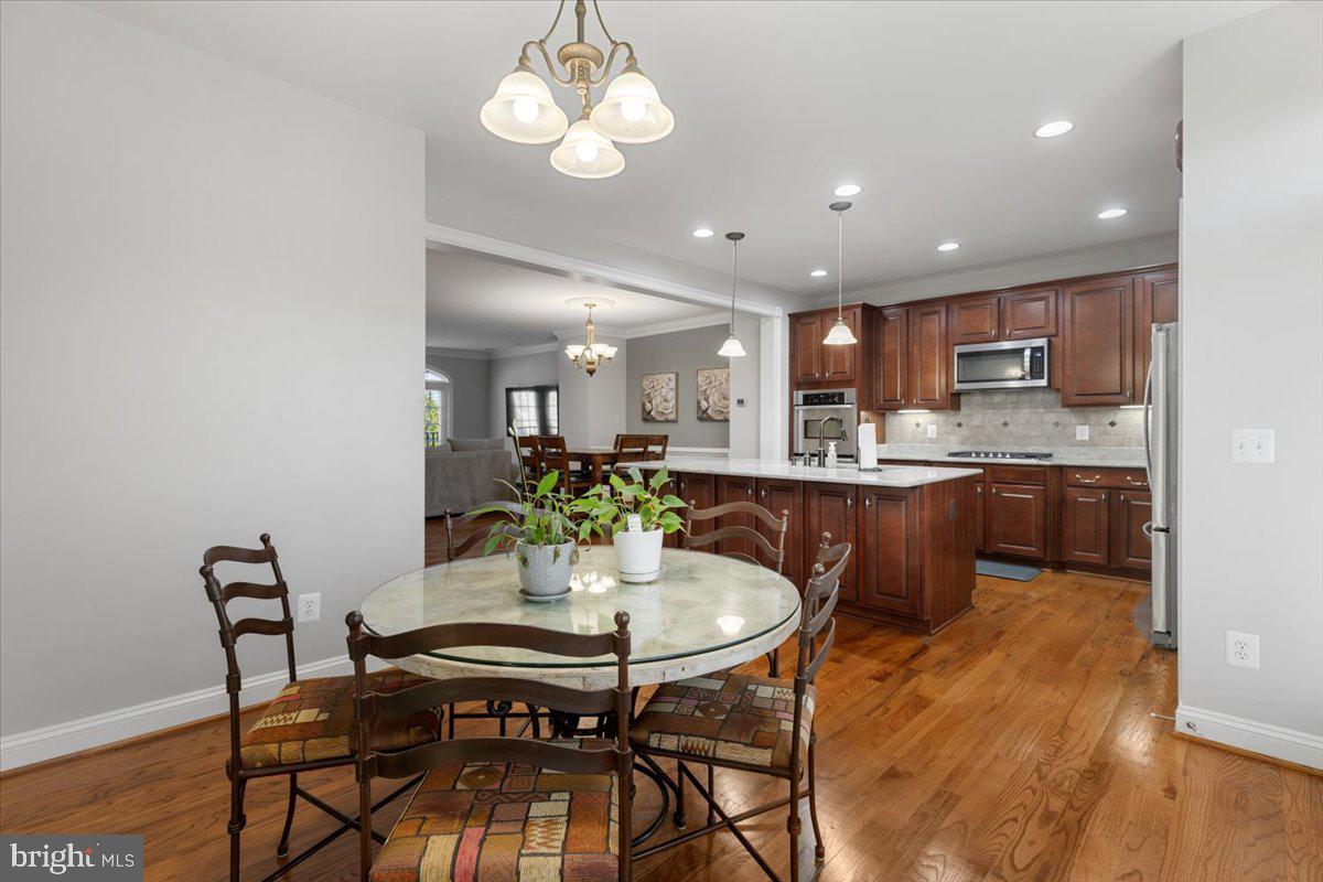 LANSDOWNE TOWN CENTER - Residential