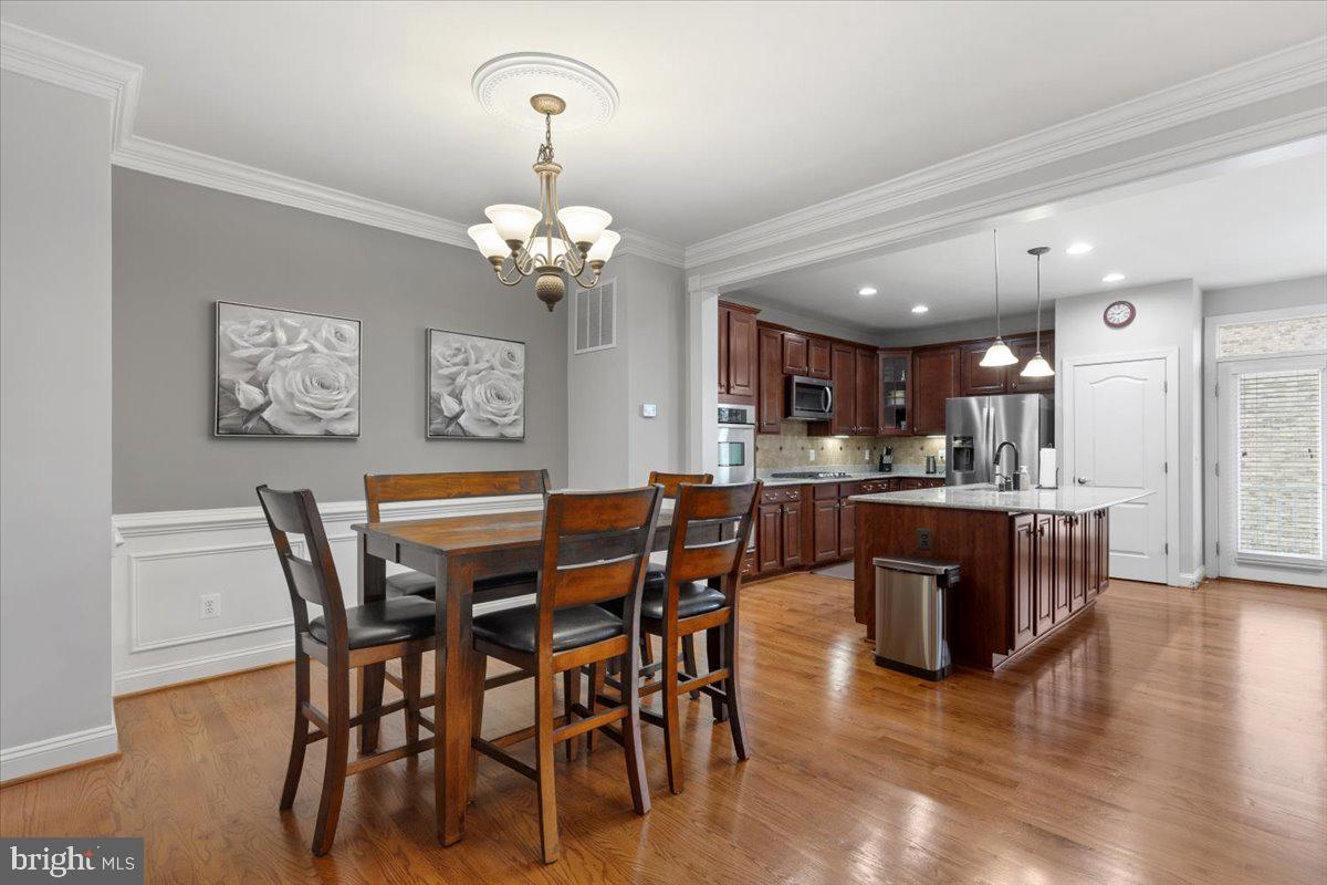 LANSDOWNE TOWN CENTER - Residential