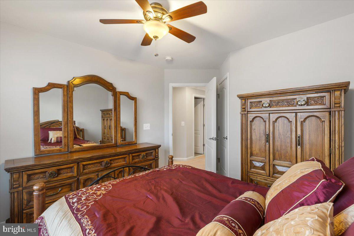 LANSDOWNE TOWN CENTER - Residential