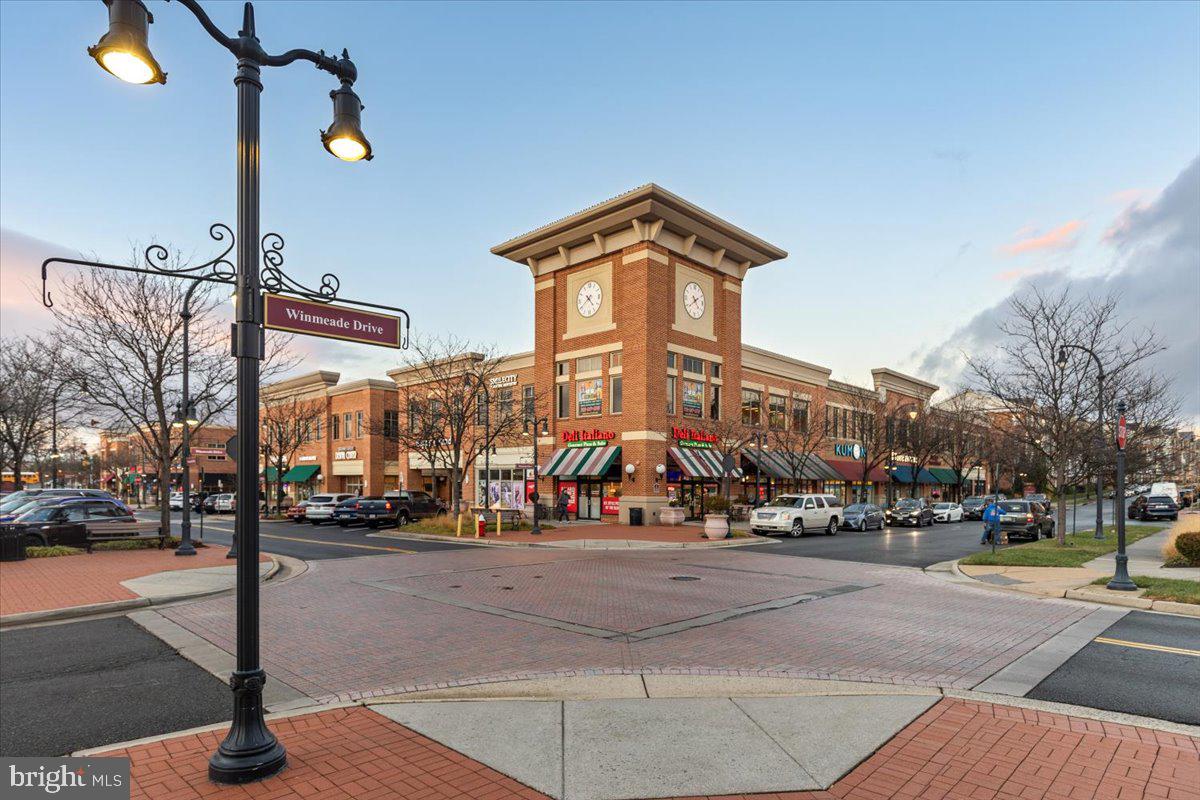 LANSDOWNE TOWN CENTER - Residential