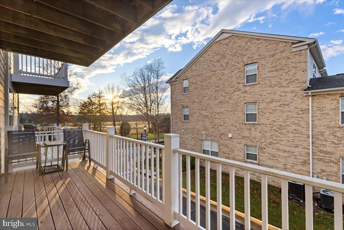 LANSDOWNE TOWN CENTER - Residential