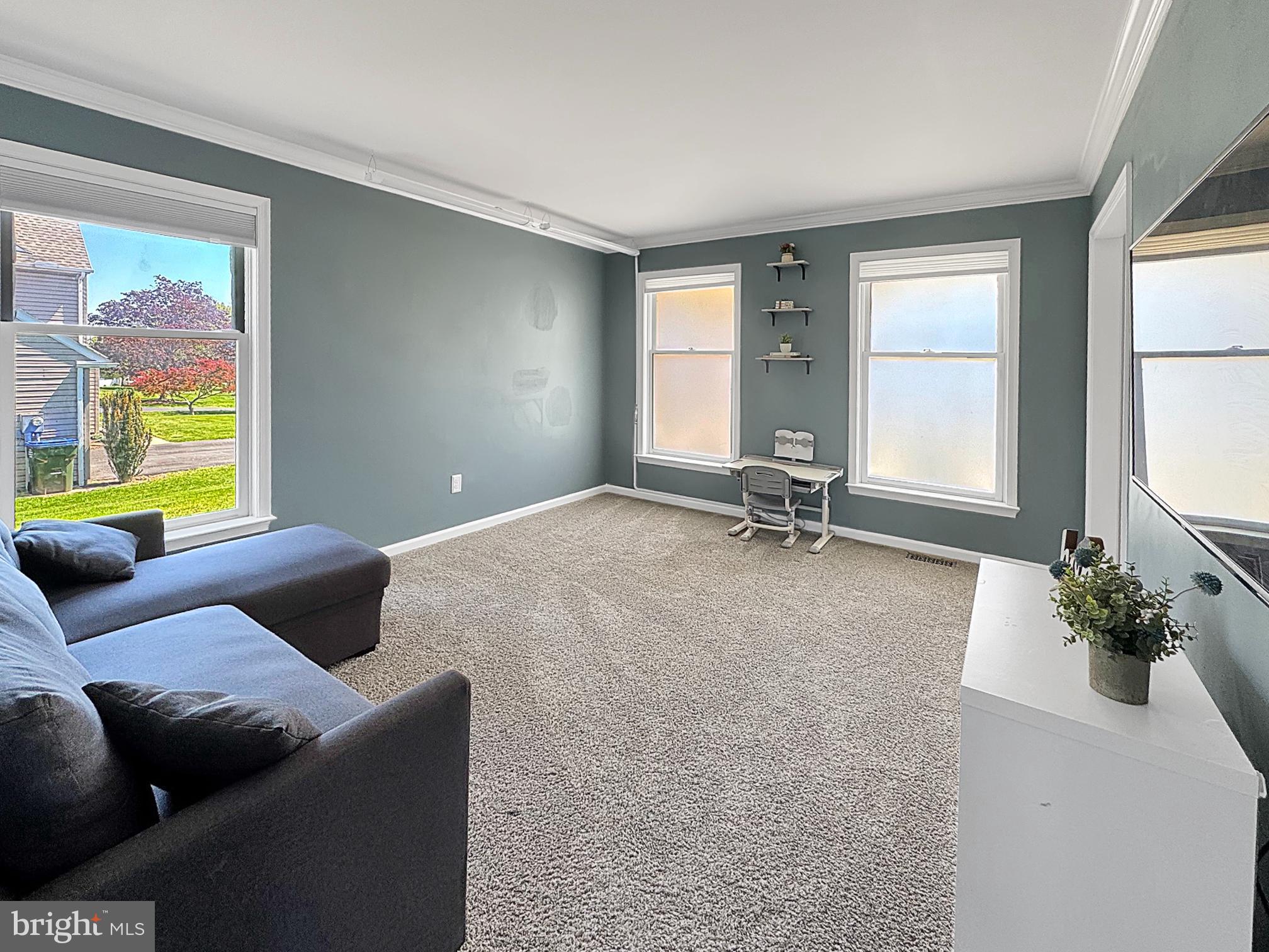 TWIN PONDS - Residential