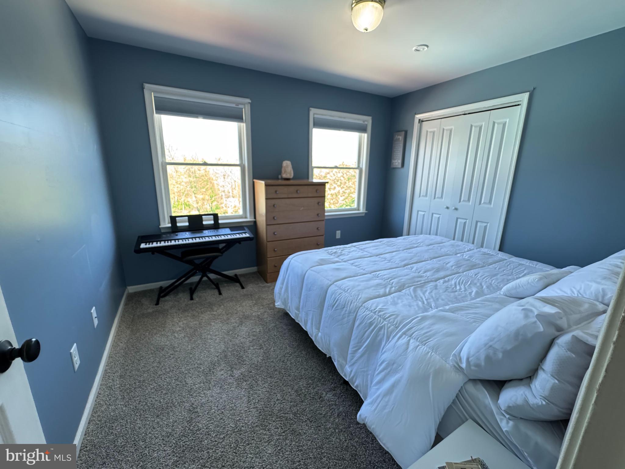 TWIN PONDS - Residential