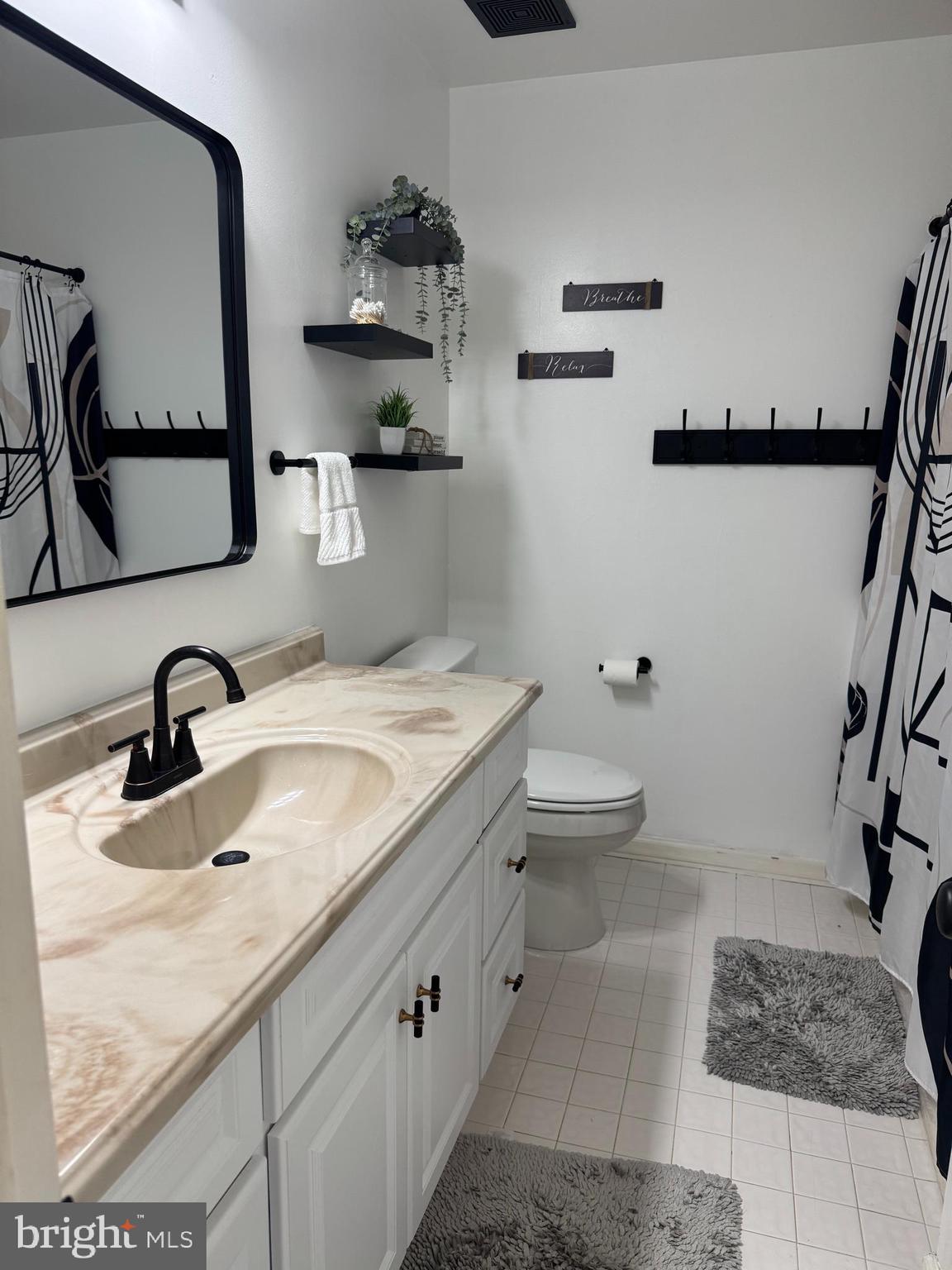 TWIN PONDS - Residential