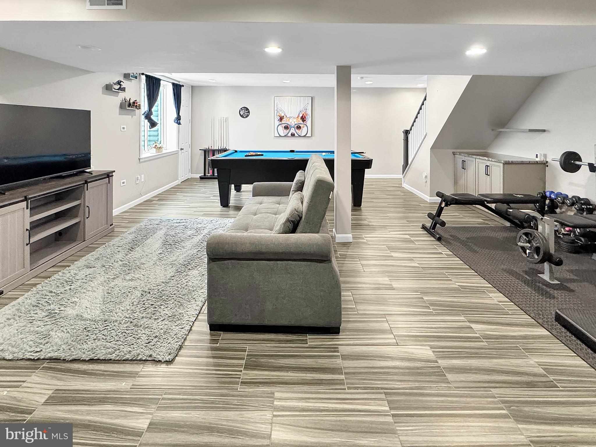 TWIN PONDS - Residential