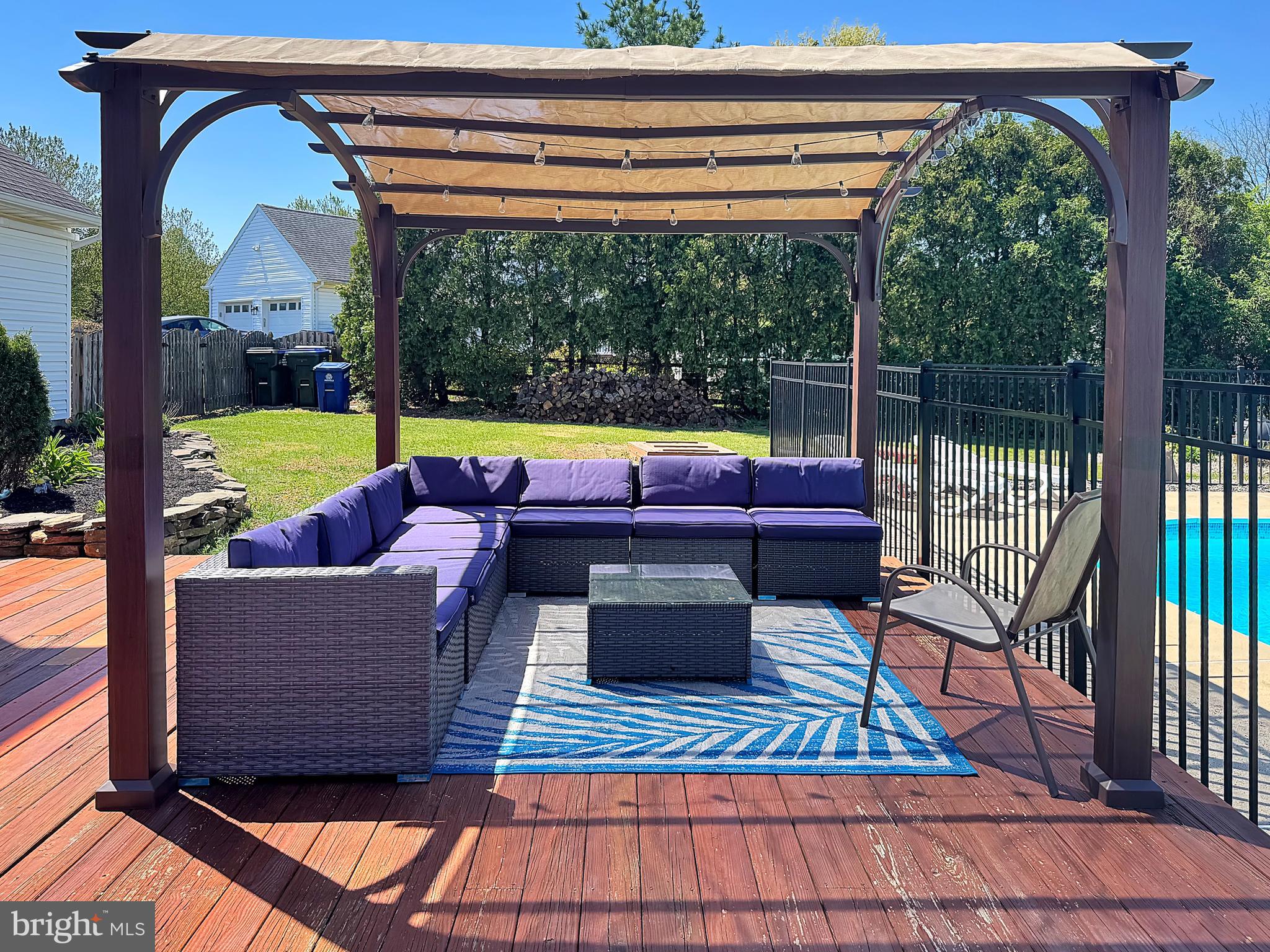 TWIN PONDS - Residential