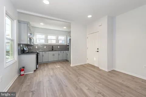 105 Coolidge Street Unit FIRST FLOOR, Irvington, NJ MLS: NJES2000296