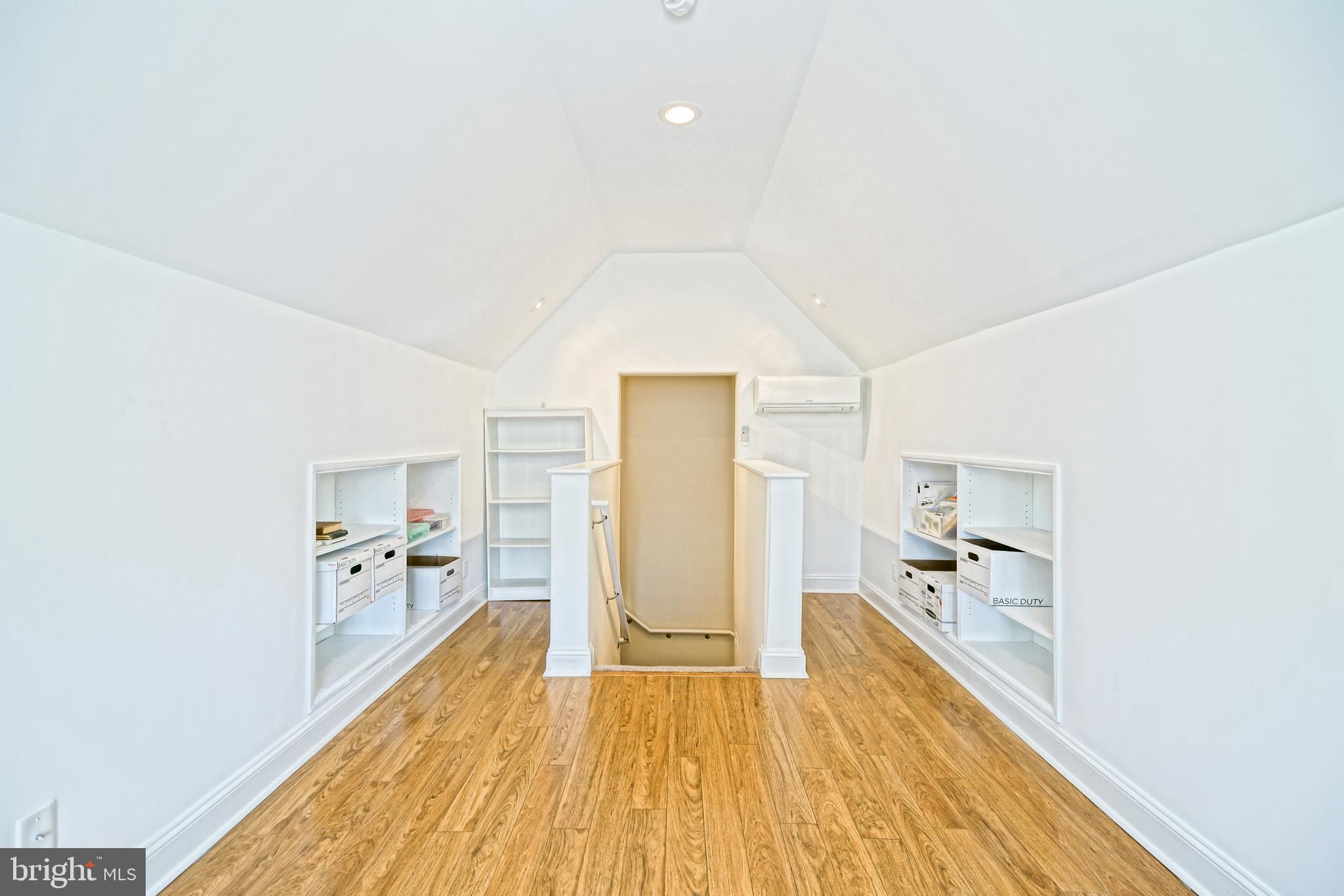 PILOTTOWN VILLAGE - Residential