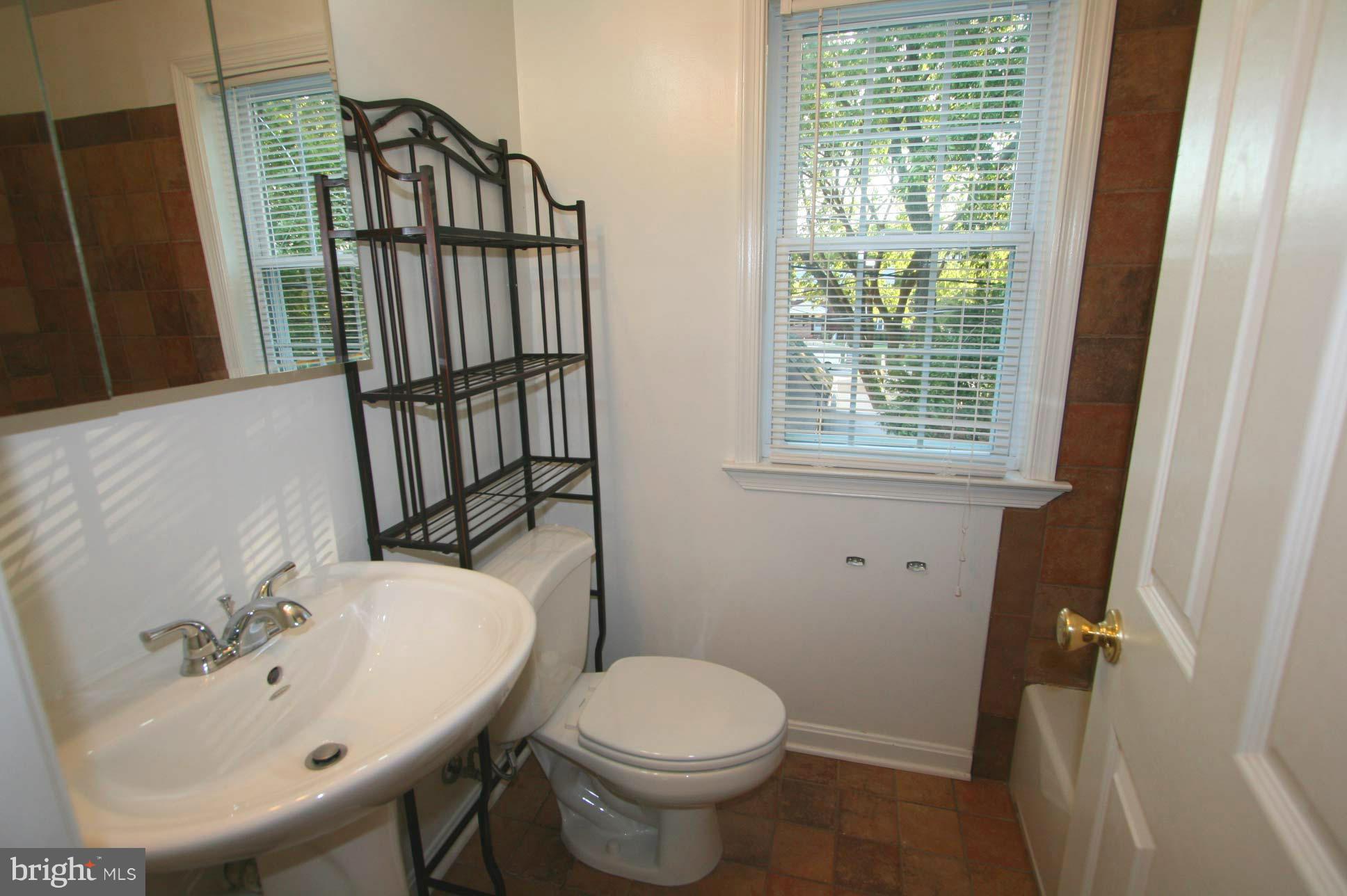 JEFFERSON MANOR - Residential Lease