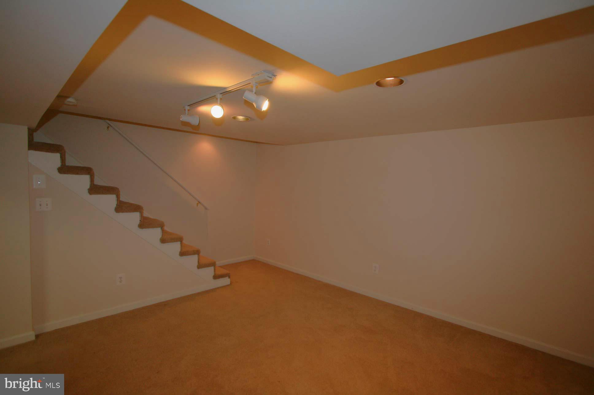 JEFFERSON MANOR - Residential Lease