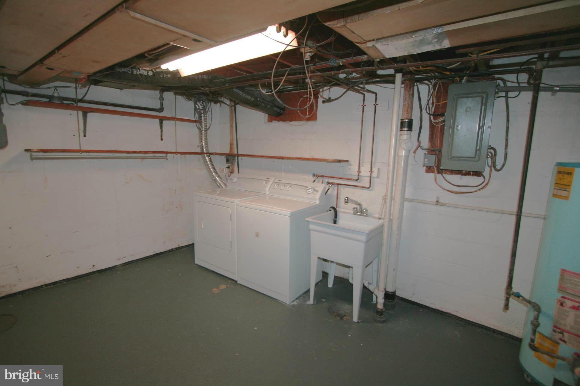 JEFFERSON MANOR - Residential Lease