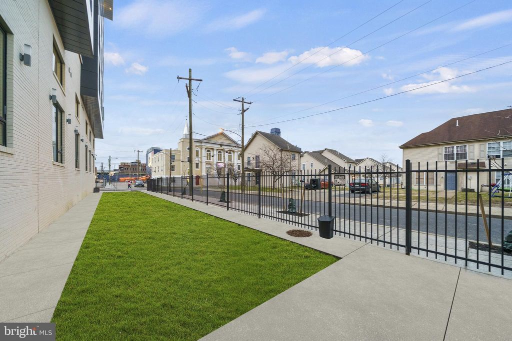 Photo of 1000 W Girard Avenue, PHILADELPHIA, PA 19123 (MLS # PAPH2530378)