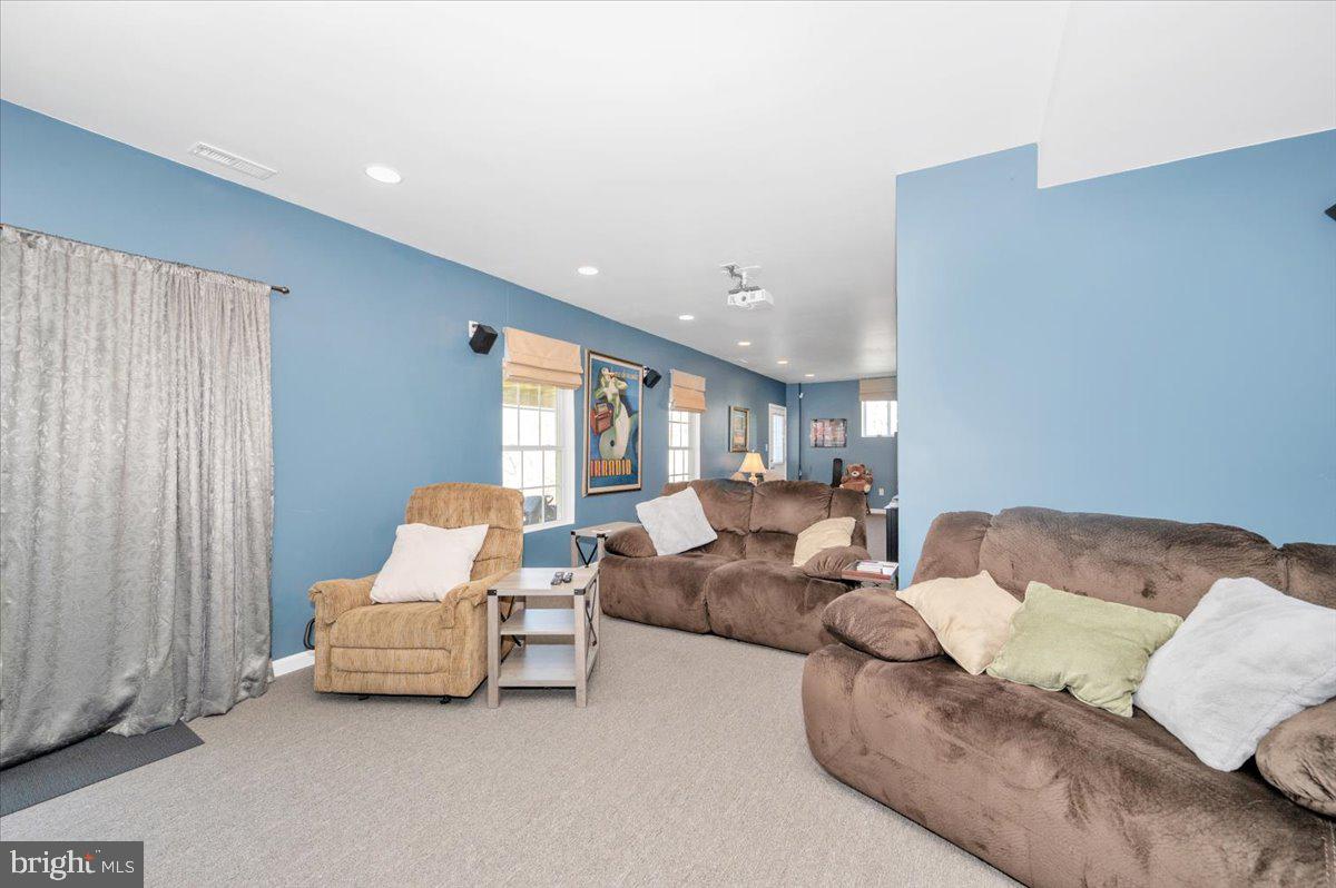 MANOR RIDGE - Residential