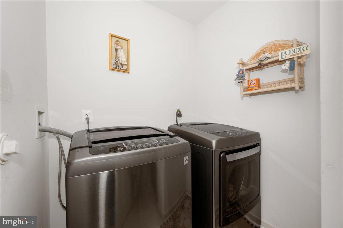 MANOR RIDGE - Residential