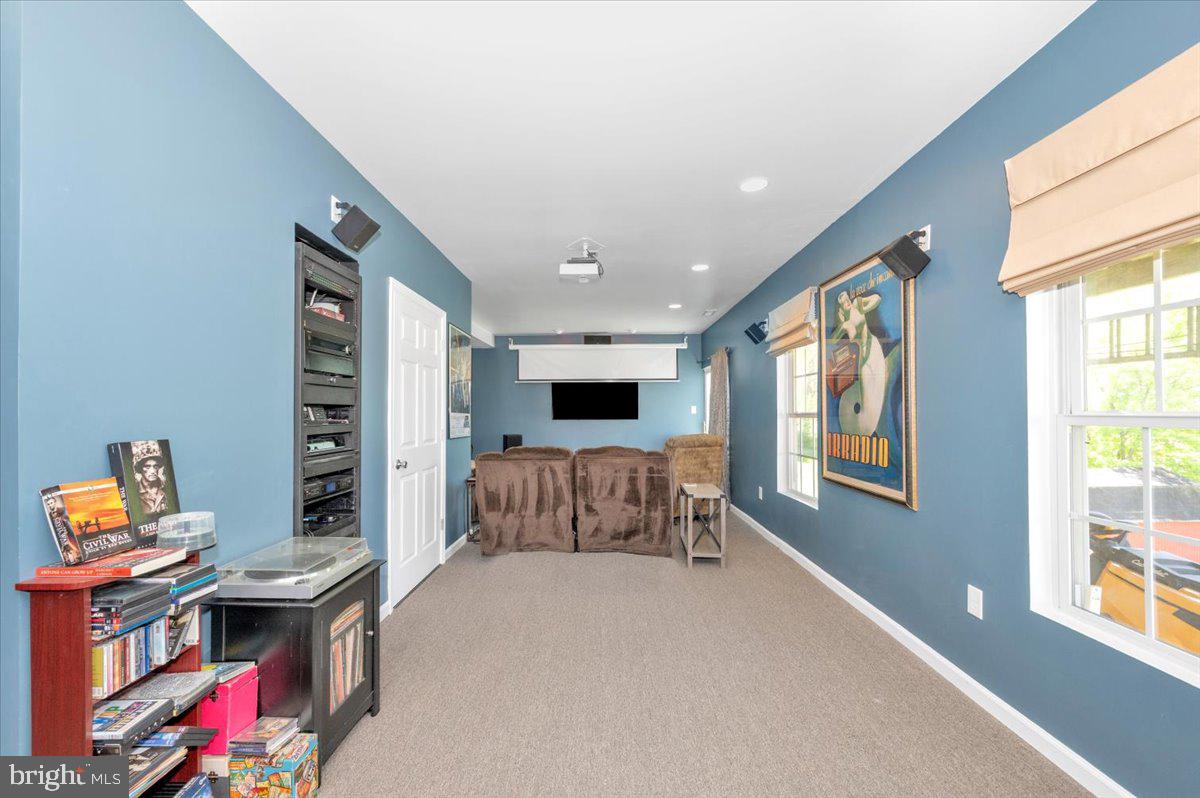 MANOR RIDGE - Residential