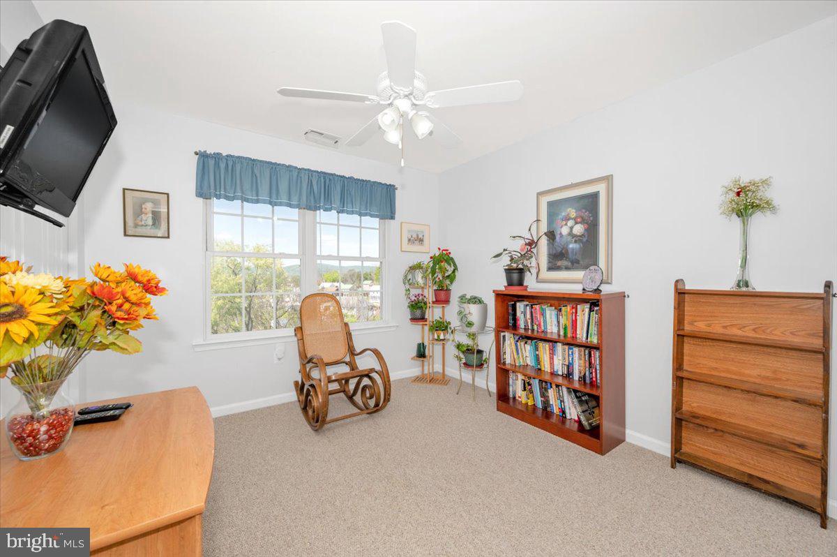 MANOR RIDGE - Residential