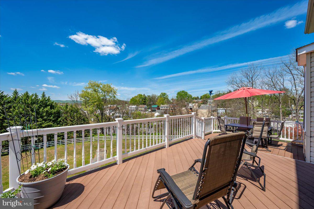 MANOR RIDGE - Residential