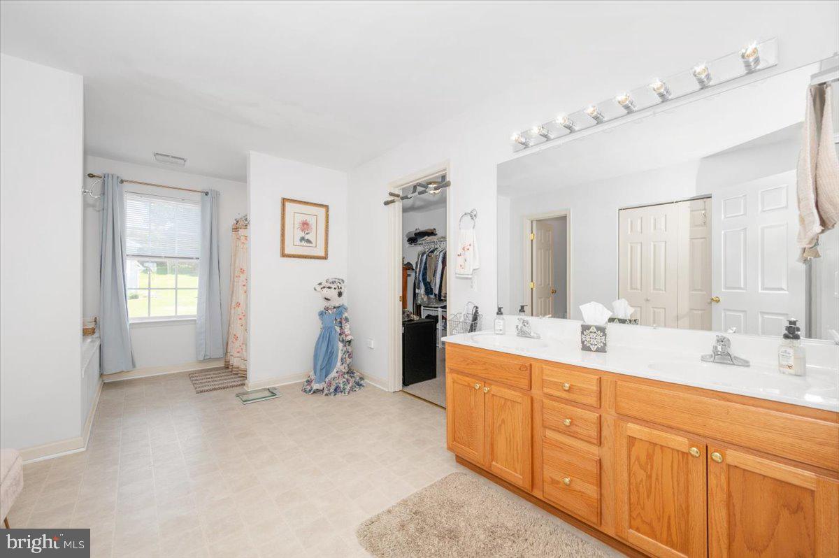 MANOR RIDGE - Residential