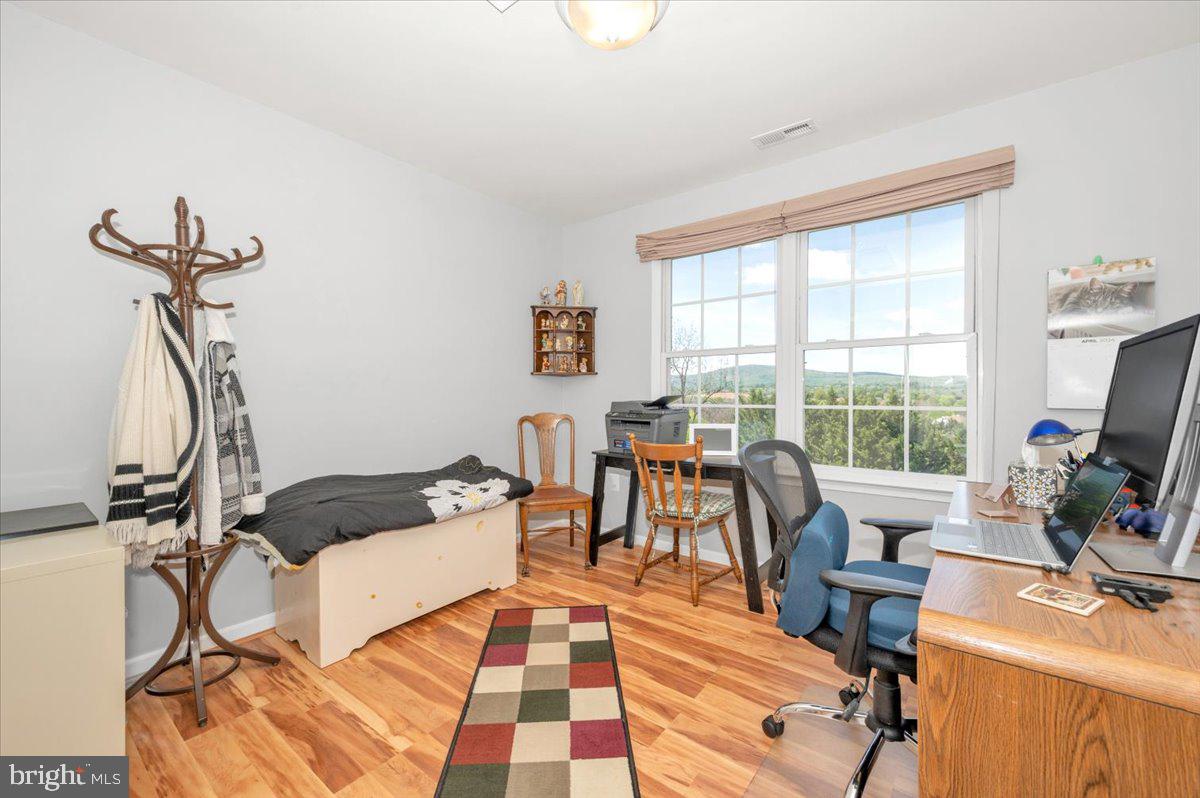 MANOR RIDGE - Residential