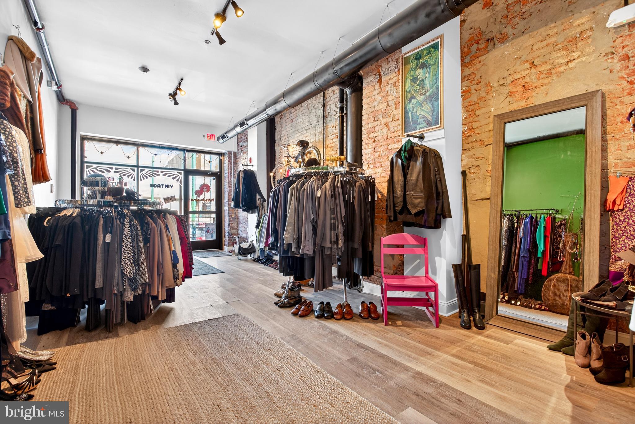 2804 W GIRARD AVENUE