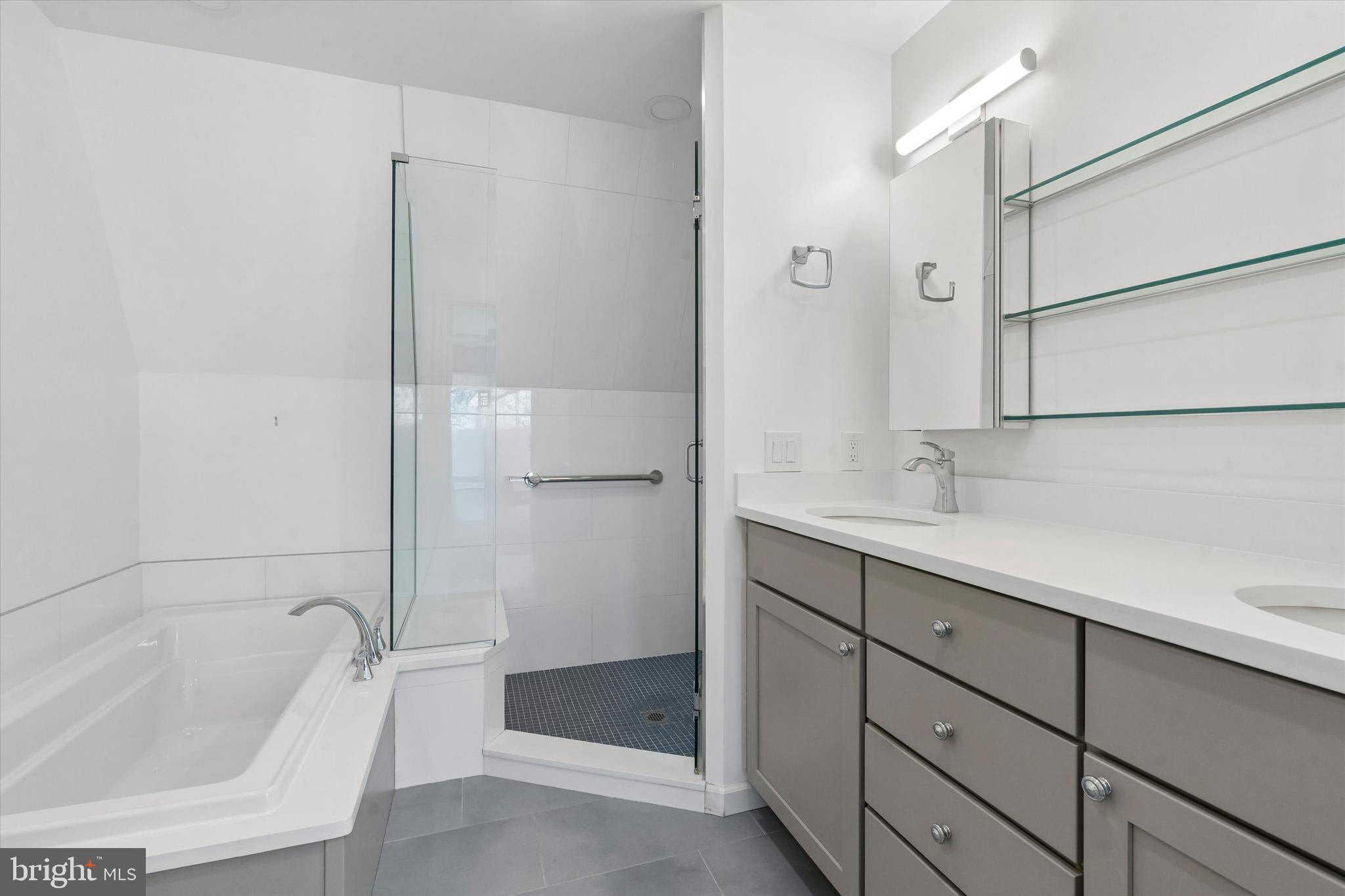 OLD CITY - Residential