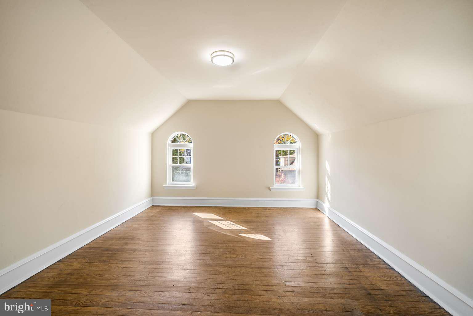 ELKINS PARK - Residential