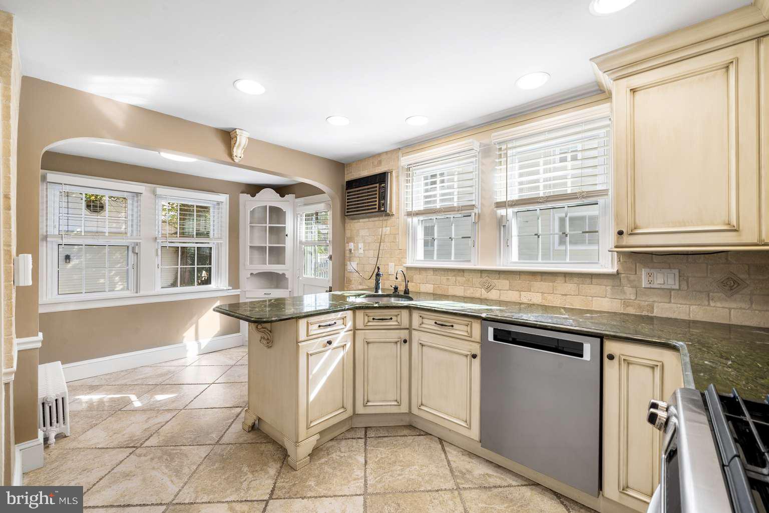 ELKINS PARK - Residential