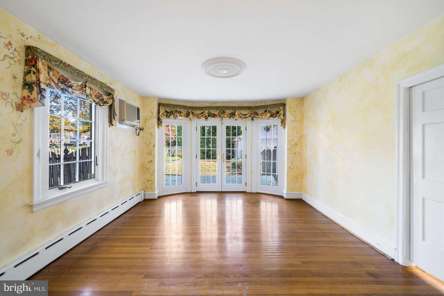 ELKINS PARK - Residential