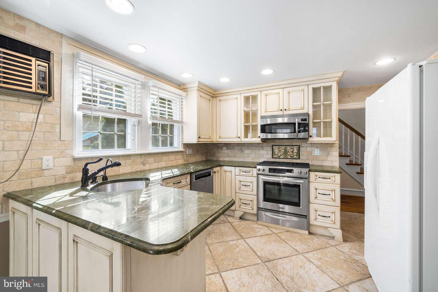 ELKINS PARK - Residential