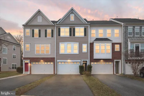 323 Woodstream Boulevard, Stafford, VA MLS: VAST2036114
