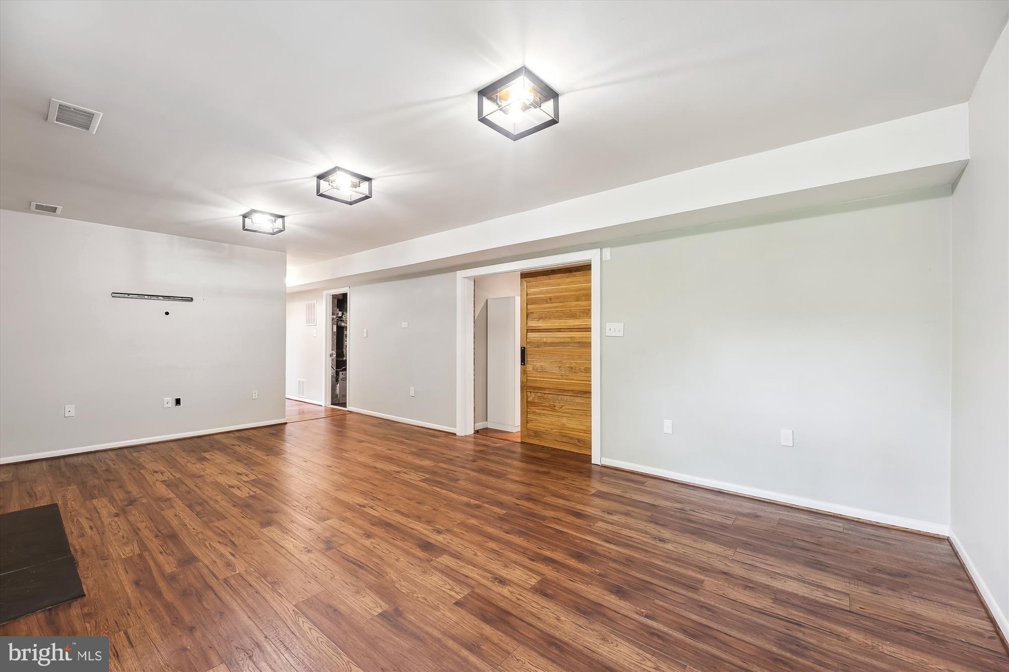 BURNING TREE ESTATES - Residential