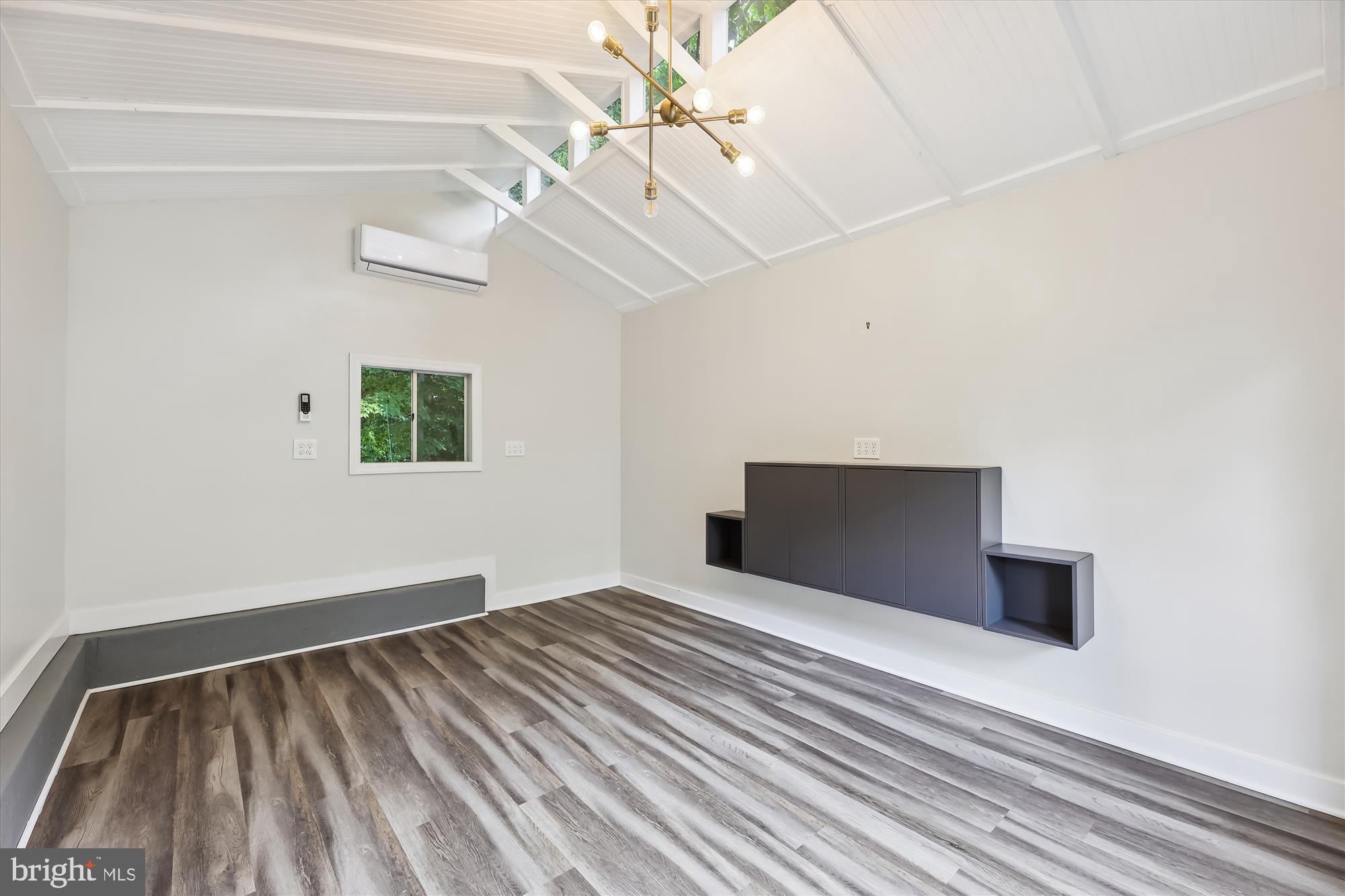 BURNING TREE ESTATES - Residential