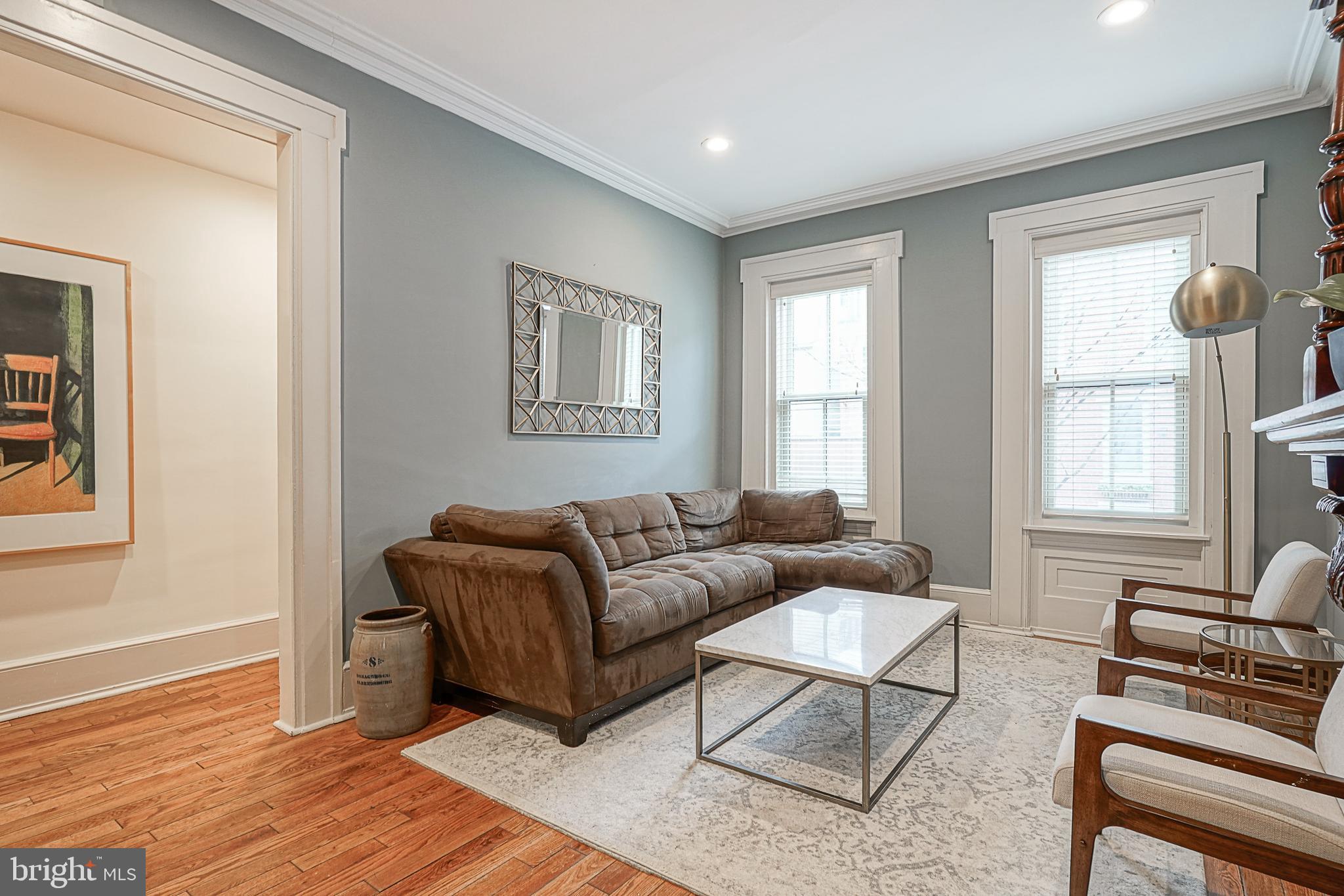 LOGAN SQUARE - Residential