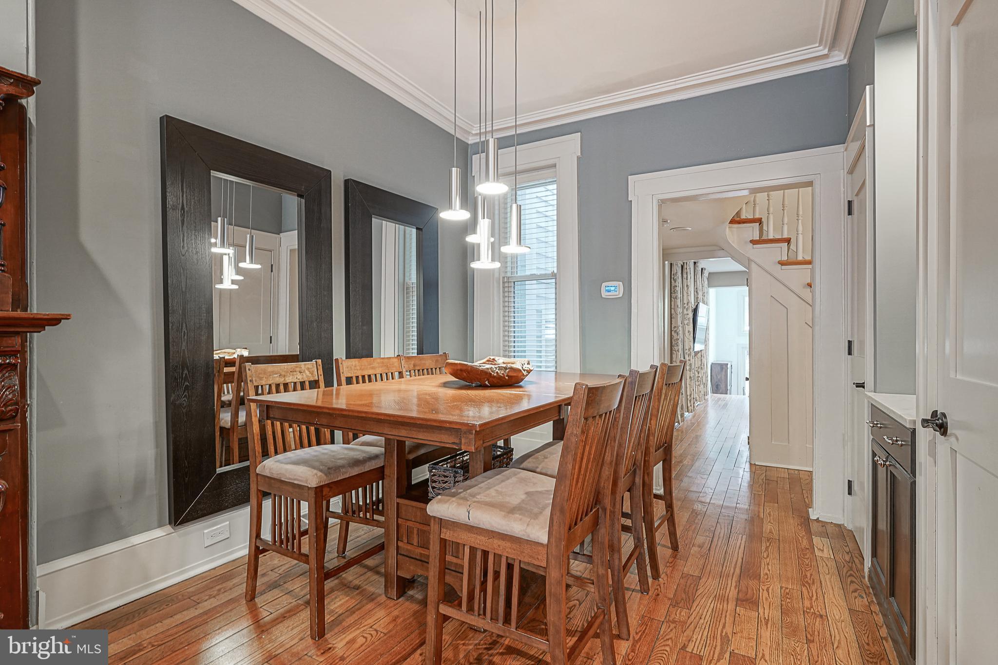 LOGAN SQUARE - Residential