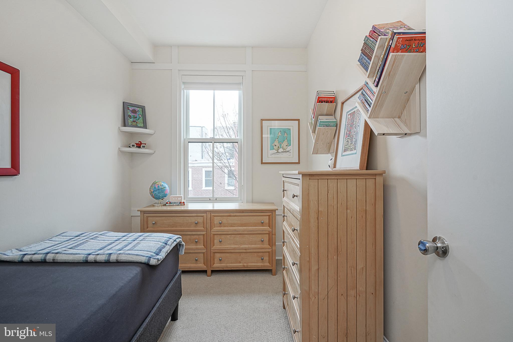 LOGAN SQUARE - Residential