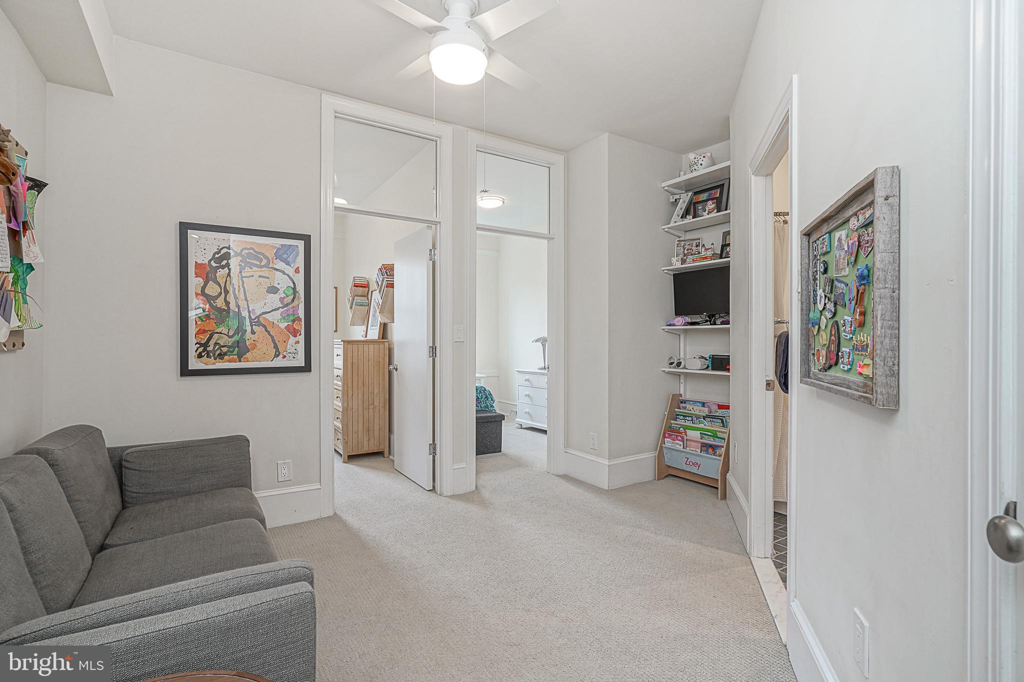 LOGAN SQUARE - Residential