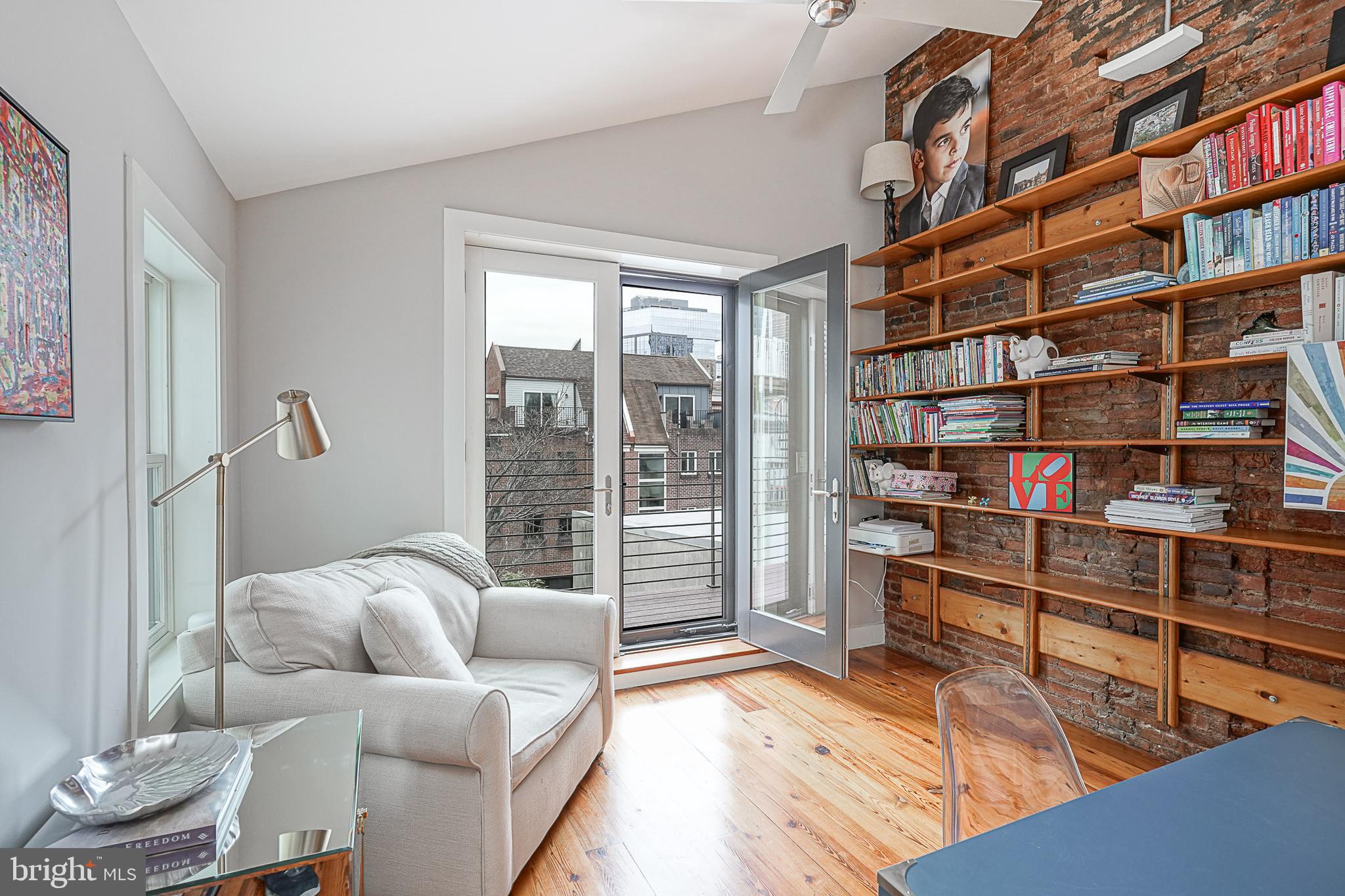 LOGAN SQUARE - Residential