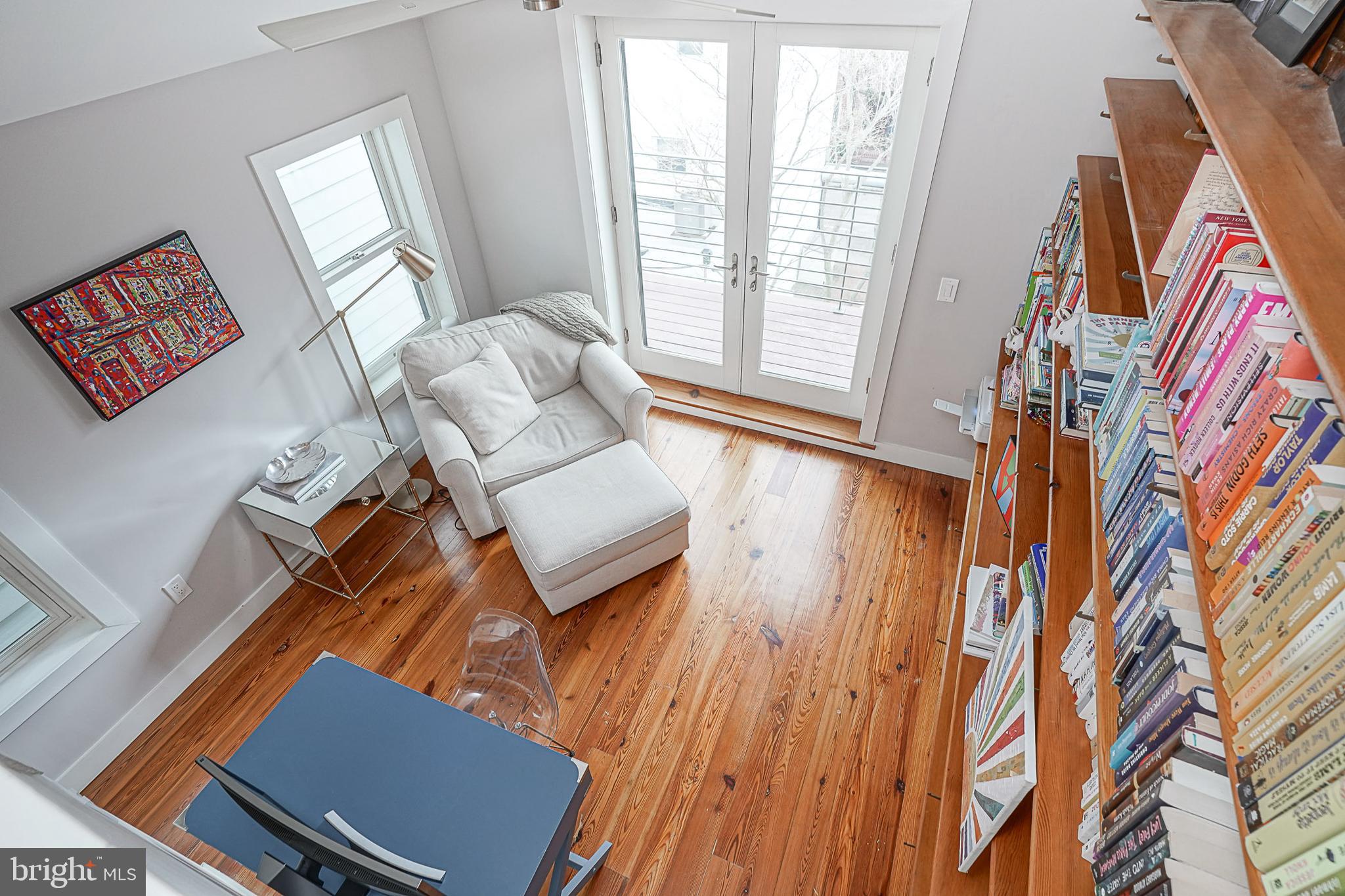 LOGAN SQUARE - Residential