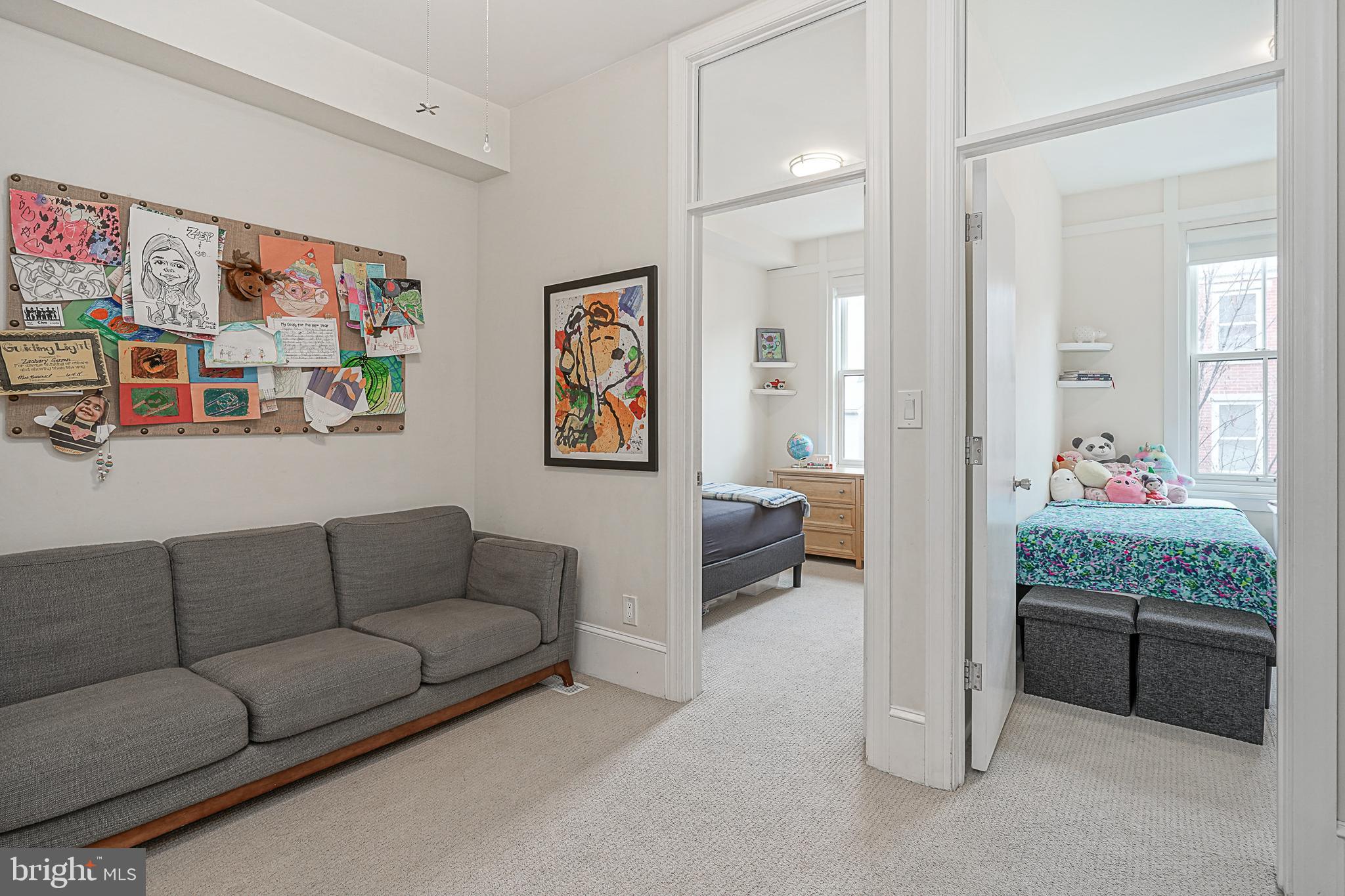 LOGAN SQUARE - Residential