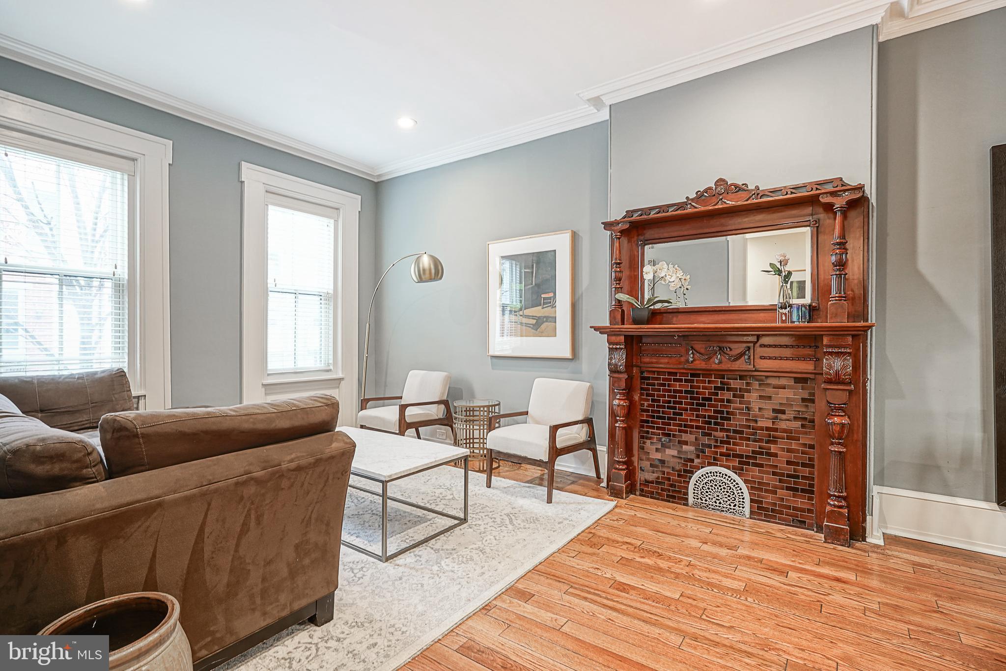 LOGAN SQUARE - Residential