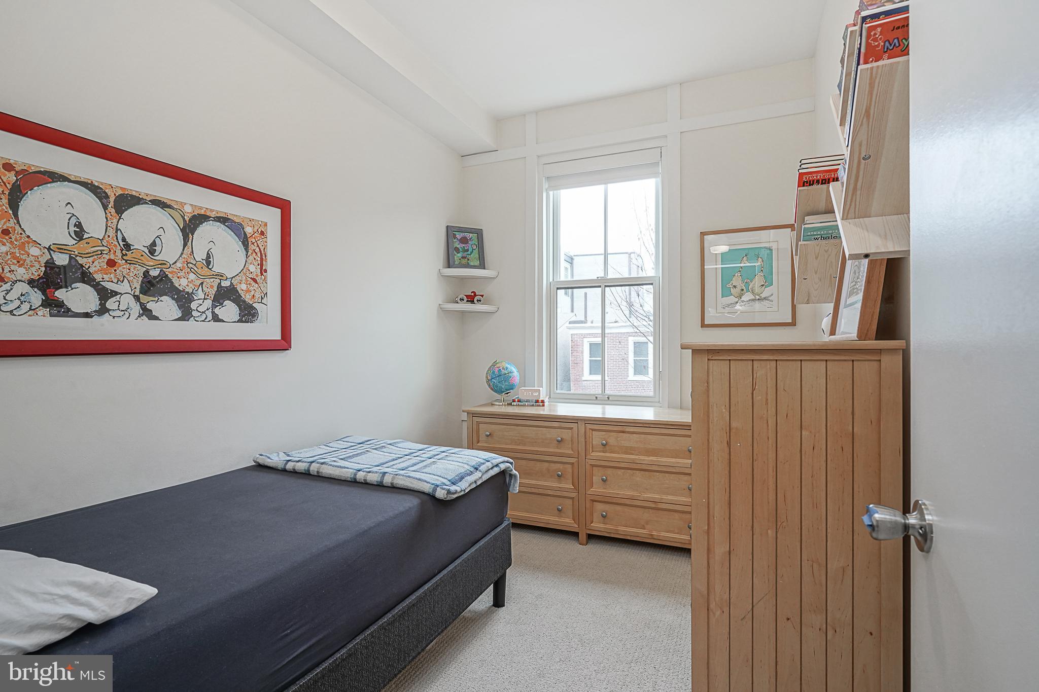 LOGAN SQUARE - Residential