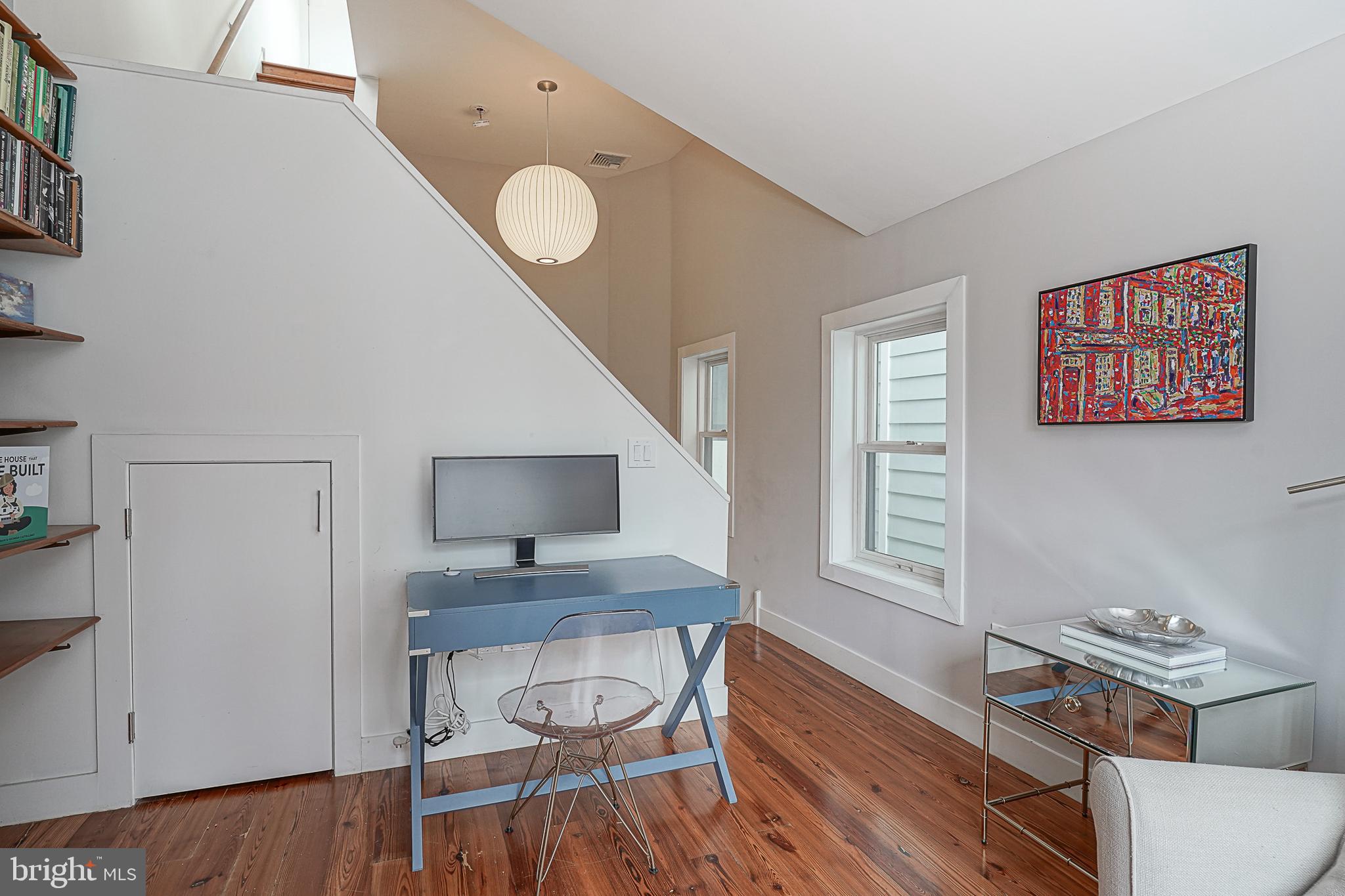 LOGAN SQUARE - Residential