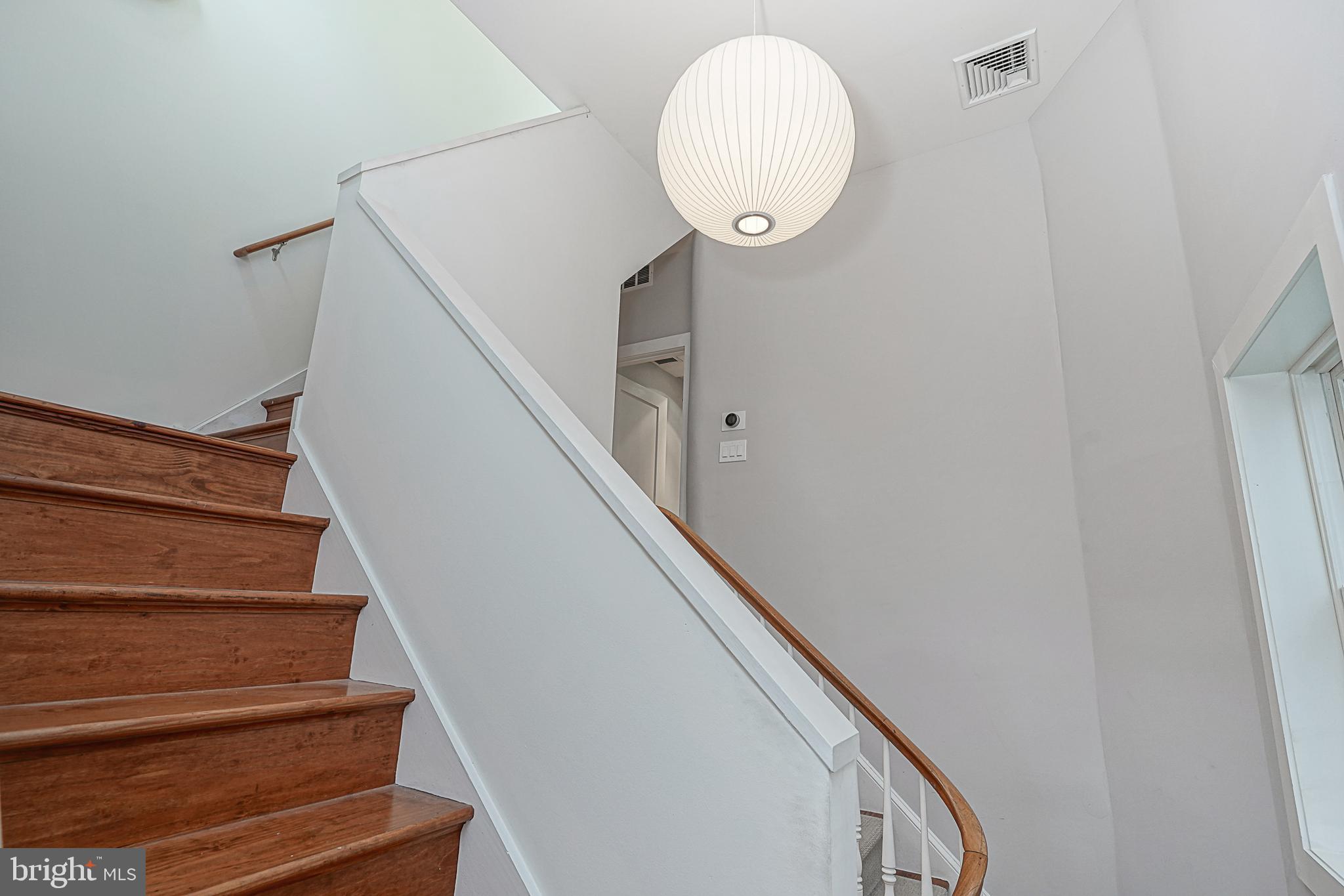 LOGAN SQUARE - Residential