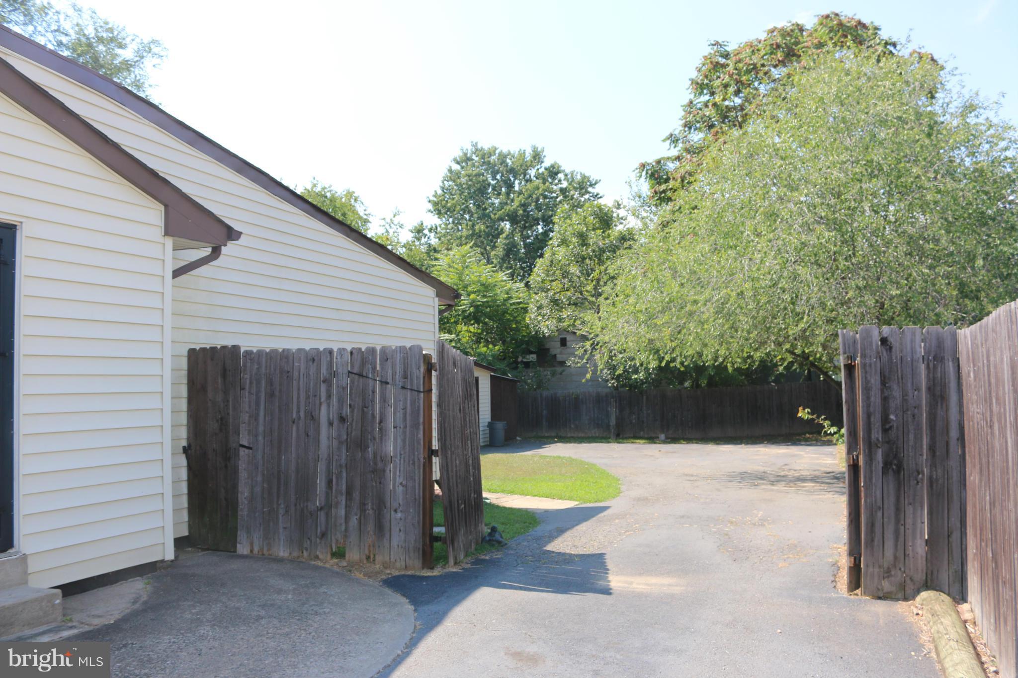 DALE CITY - Residential