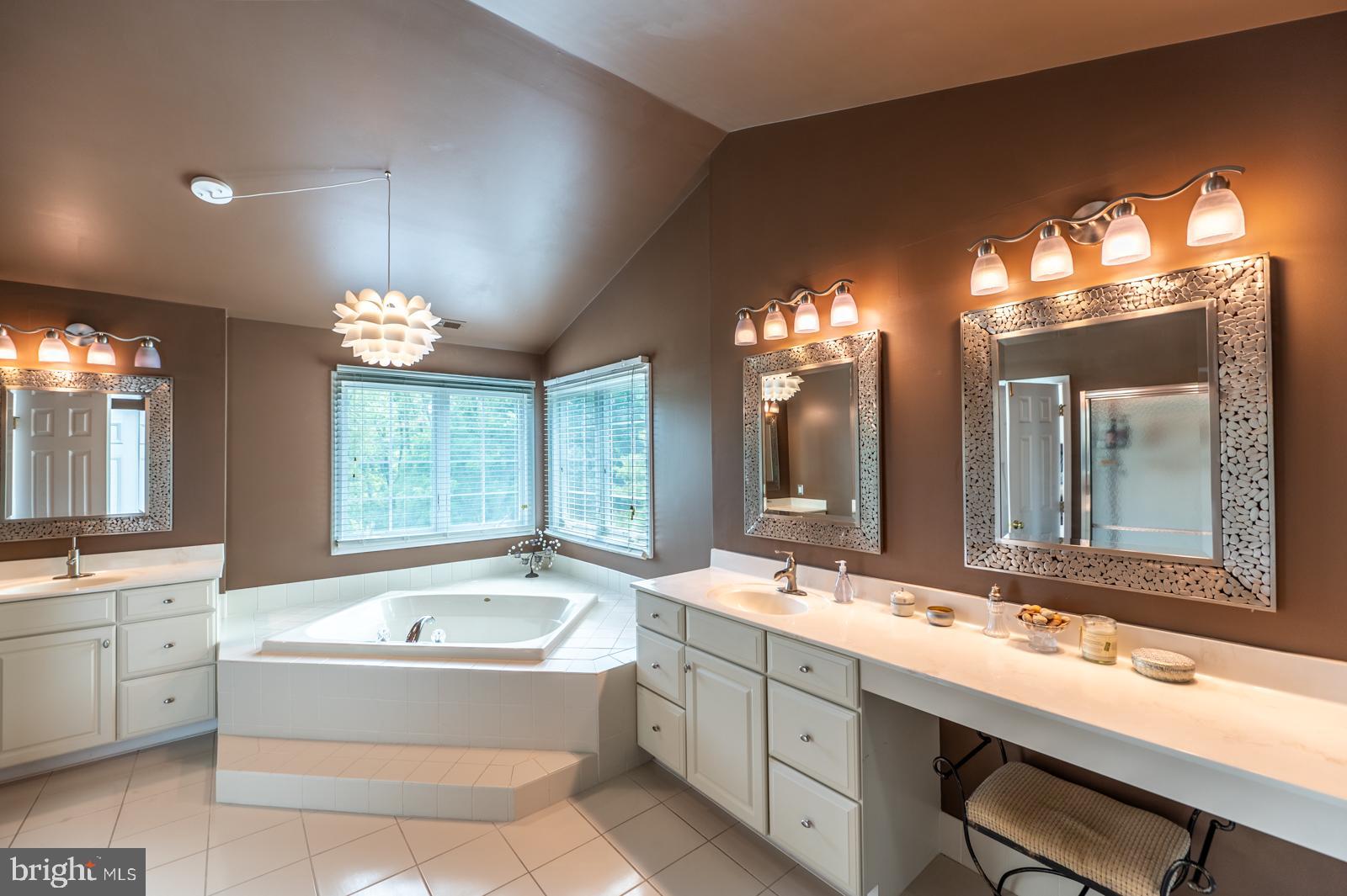 PROVIDENCE CHASE - Residential