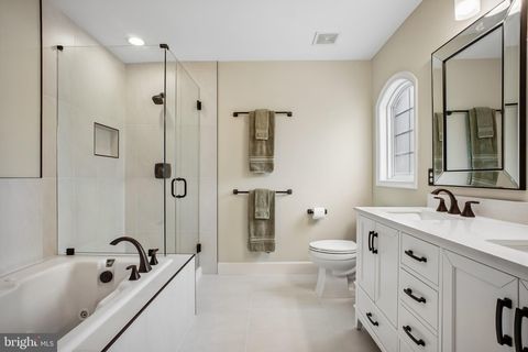 Photo of 5989 Grand Pavilion Way, ALEXANDRIA, VA 22303 (MLS # VAFX2308190)