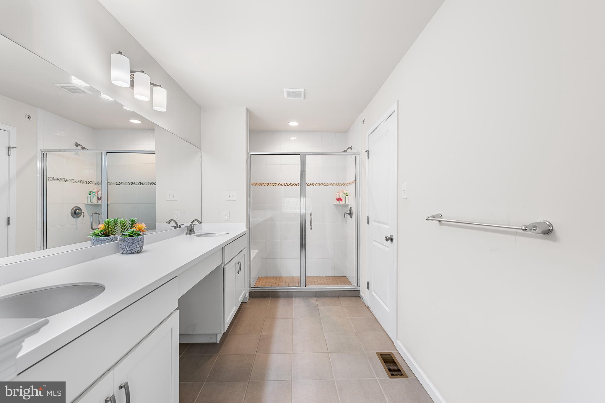 ENCLAVE AT RIDGEWOOD - Residential Lease